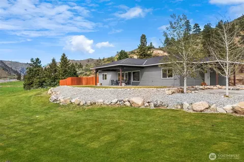 24 Mackenzie Way, Chelan, WA 98816