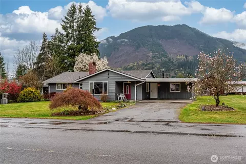 602 Commercial Ave, Darrington, WA 98241