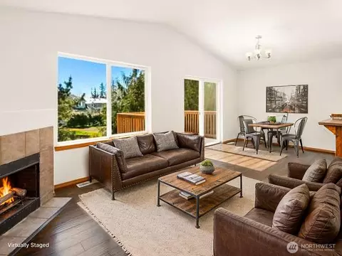 Living - 4624 150th Pl SE, Everett, WA 98208 photo 1 of 2