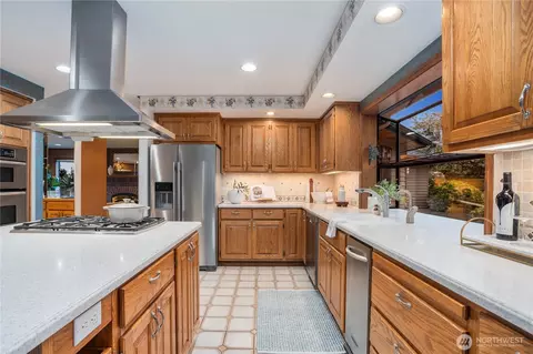 Kitchen - 1711 Edgemoor Ln, Everett, WA 98203 photo 2 of 5