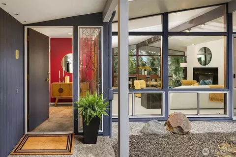 3905 96th Ave SE, Mercer Island, WA 98040