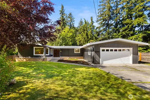 8021 181st Pl SW, Edmonds, WA 98026
