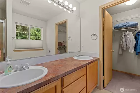 Bath - 20505 190th Ave E, Orting, WA 98360 photo 2 of 7