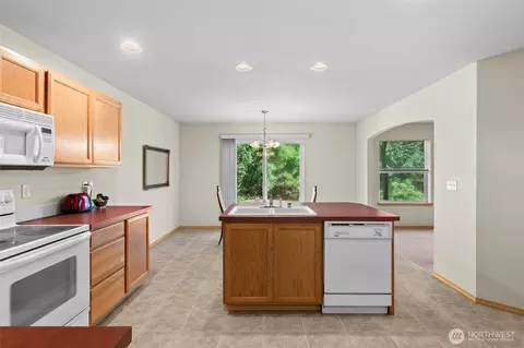 Kitchen - 20505 190th Ave E, Orting, WA 98360 photo 1 of 2