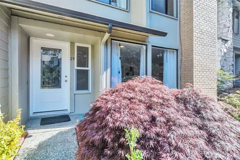 1035 156th Ave NE #29, Bellevue, WA 98007