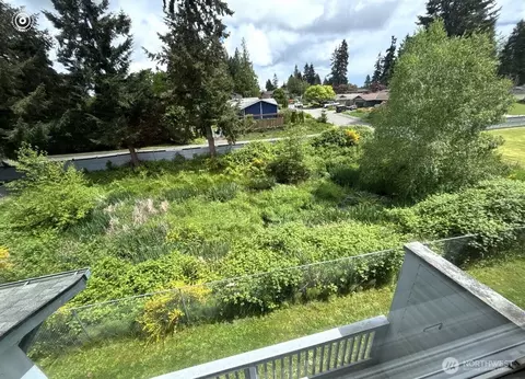 8823 Holly Dr #H204, Everett, WA 98208