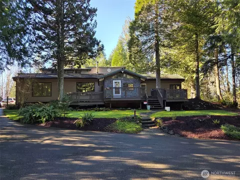 37627 W Lake Walker Dr SE, Enumclaw, WA 98022
