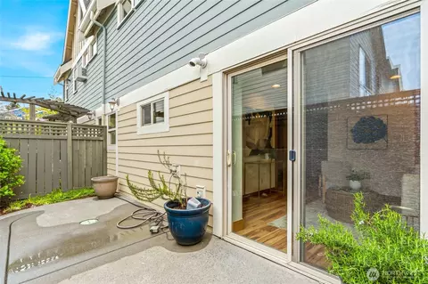 Exterior - 4418 Eastern Ave N, Seattle, WA 98103 photo 5 of 5