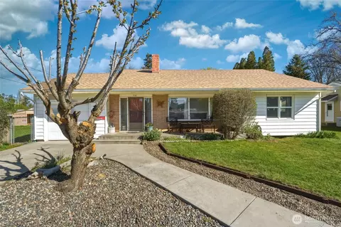 310 W 5th St, Waitsburg, WA 99361