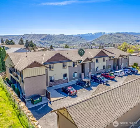 1051 N Baker Ave #B203, East Wenatchee, WA 98802