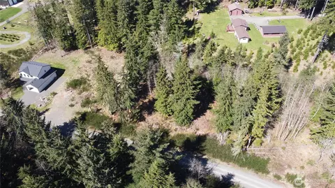 9945 Thomas St, Forks, WA 98331