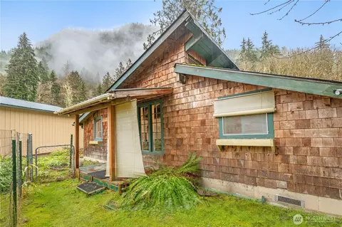 14784 Mountain View Ln, Concrete, WA 98237