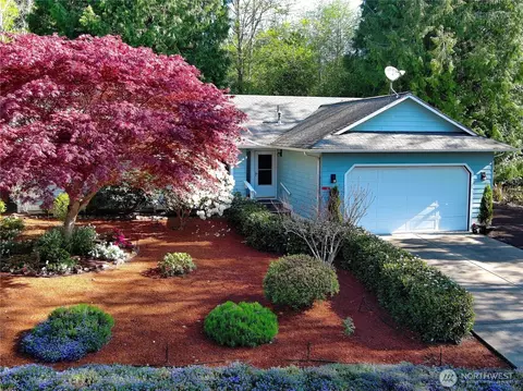 33 Goldfinch Ln, Port Ludlow, WA 98365
