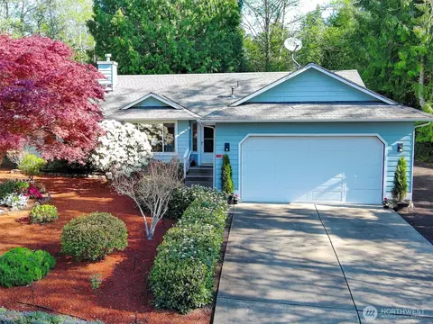 33 Goldfinch Ln, Port Ludlow, WA 98365
