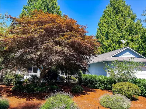 33 Goldfinch Ln, Port Ludlow, WA 98365