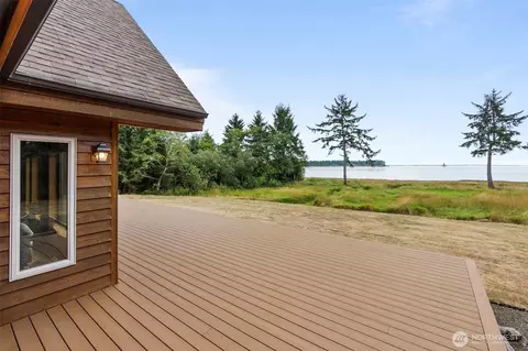 24 Anderson Ln, Hoquiam, WA 98550