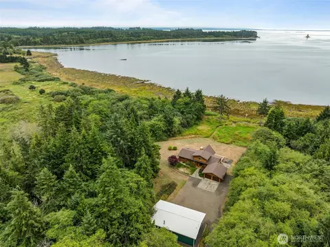 24 Anderson Ln, Hoquiam, WA 98550