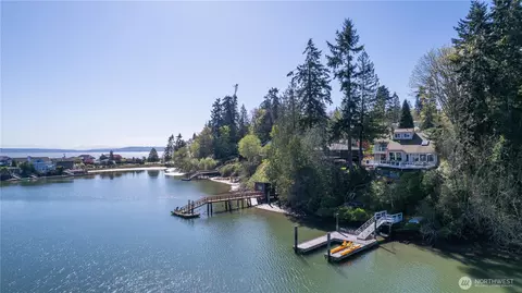 10258 NE Lafayette Ave, Bainbridge Island, WA 98110