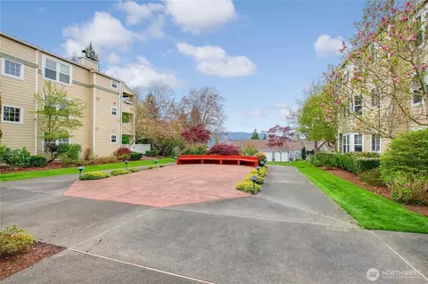 4133 224th Ln SE #202, Issaquah, WA 98029