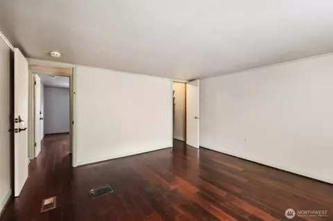 Bedroom - 401 23rd Ave E, Seattle, WA 98112 photo 3 of 5
