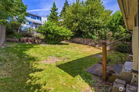 Exterior - 401 23rd Ave E, Seattle, WA 98112 photo 2 of 5