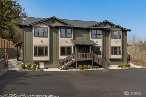 116 Orchard Ave S #D, Eatonville, WA 98328