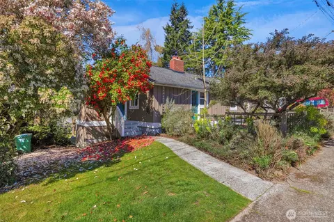 6825 43rd Ave NE, Seattle, WA 98115