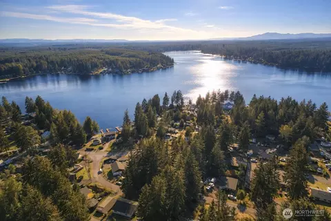 90 E Lakeview Dr, Shelton, WA 98584