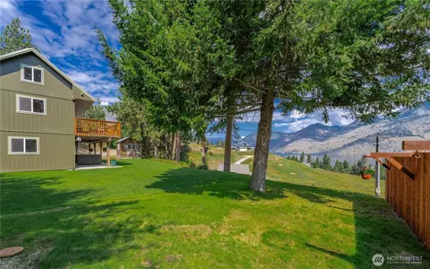 Exterior - 52 Reflection Ln, Chelan, WA 98816 photo 6 of 8