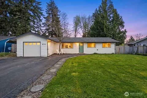 8711 NE 140th St, Kirkland, WA 98034