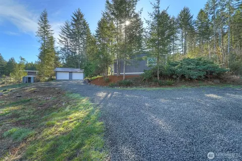 42 E Mossflower Ln, Grapeview, WA 98546 photo 2