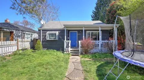 8650 10th Ave SW, Seattle, WA 98106