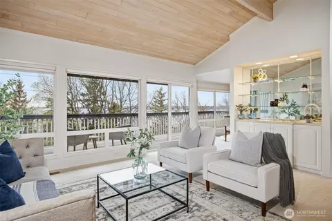 337 S State St #2, Bellingham, WA 98225