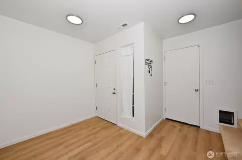 Entry Way - 13607 56th Ave SE, Everett, WA 98208 photo 3 of 3