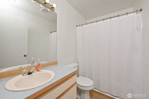 Bath - 13607 56th Ave SE, Everett, WA 98208 photo 3 of 3