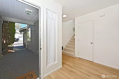 Entry Way - 13607 56th Ave SE, Everett, WA 98208 photo 2 of 3