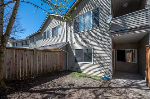 Exterior - 13607 56th Ave SE, Everett, WA 98208 photo 3 of 6