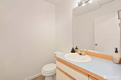 Bath - 13607 56th Ave SE, Everett, WA 98208 photo 1 of 3