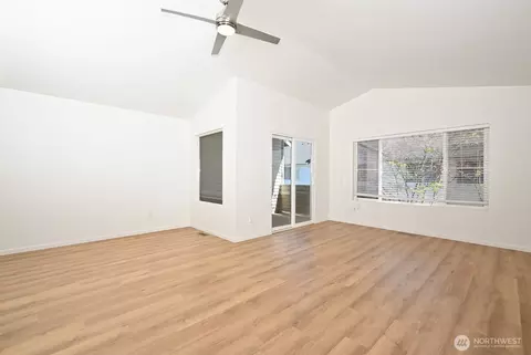 Living - 13607 56th Ave SE, Everett, WA 98208 photo 1 of 2