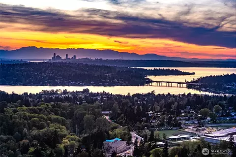 4701 133rd Ave SE, Bellevue, WA 98006