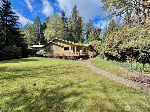 15670 Euclid Ave NE, Bainbridge Island, WA 98110