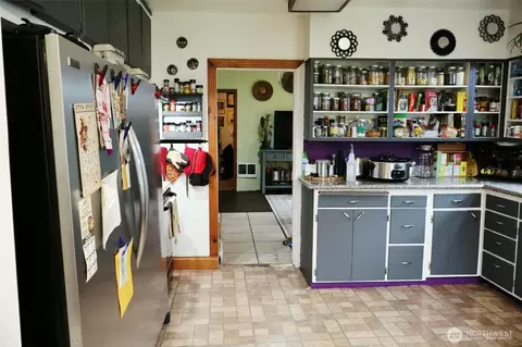 Kitchen - 306 Minkler Rd, Winlock, WA 98596 photo 5 of 7