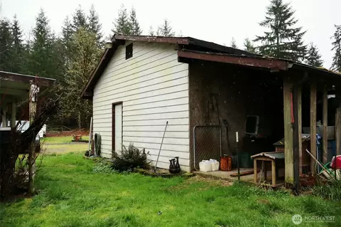 Exterior - 306 Minkler Rd, Winlock, WA 98596 photo 2 of 7