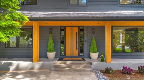 14824 119th Ave NE, Kirkland, WA 98034
