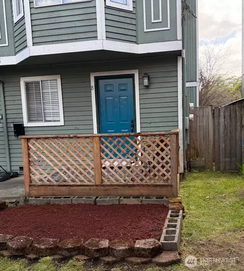 1915 E Spruce St #B, Seattle, WA 98122