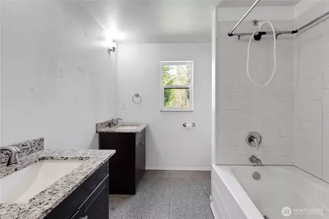 Bath - 816 299th St E, Roy, WA 98580 photo 1 of 2