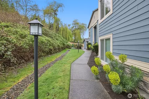 11901 93rd Ave NE #B-108, Kirkland, WA 98034
