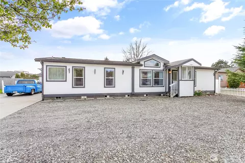 5589 Bay Ridge Dr, Blaine, WA 98230