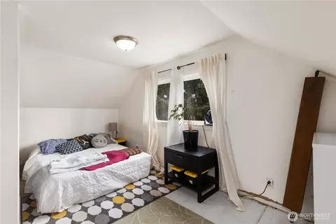 Bedroom - 1628 Oakes Ave, Everett, WA 98201 photo 4 of 4