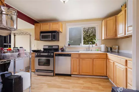 Kitchen - 1628 Oakes Ave, Everett, WA 98201 photo 1 of 3